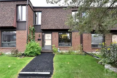 890 CAHILL Drive 8, Hunt Club - South Keys and Area, ON K1V 9A4
