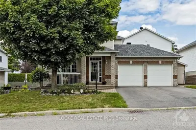 6800 BARSONA Place, Orleans - Convent Glen and Area, ON K1C 1J2