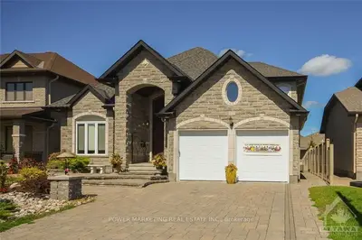 519 KOCHAR Drive, Mooneys Bay - Carleton Heights and Area, ON K2C 4G9