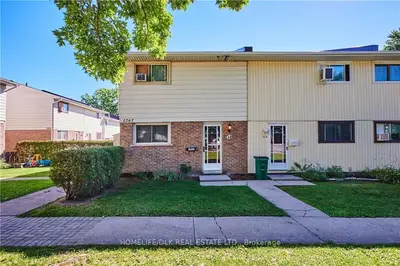 1267 Millwood Avenue 24, Brockville, ON K6V 6J4