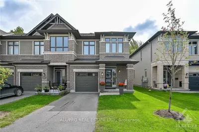 214 LARIMAR Circle, Blossom Park - Airport and Area, ON K1X 0B7