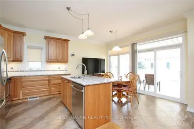218 BULRUSH Crescent, Blossom Park - Airport and Area, ON K1T 0E6