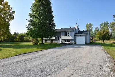 812 BOUNDARY Road, North Grenville, ON K0G 1J0