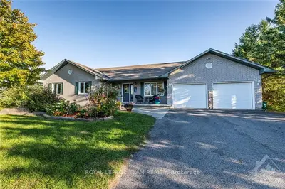 2601 OLD CARRIAGE Court, Greely - Metcalfe - Osgoode - Vernon and Area, ON K0A 2P0