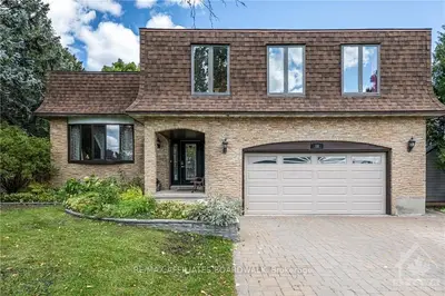 16 EDENBROOK Court, Country Place - Pineglen - Crestview and Area, ON K2E 7H4