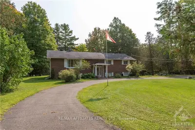 931 USBORNE Street, McNab/Braeside, ON K0A 1G0
