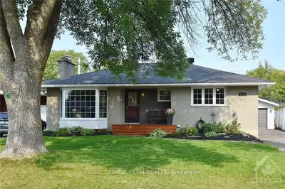 1243 RIDEOUT Crescent, Parkway Park - Queensway Terrace S and Area, ON K2C 2X9
