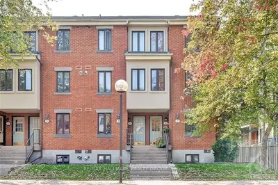 6 CRISPIN, Manor Park - Cardinal Glen and Area, ON K1K 2T8