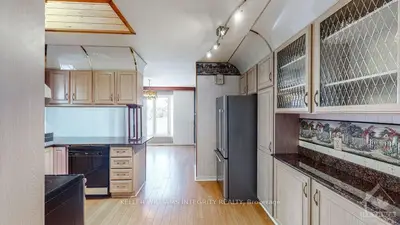 2206 VALLEY Drive, Elmvale Acres and Area, ON K1G 2P8