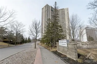 1081 AMBLESIDE Drive 1511, Woodroffe, ON K2B 8C8