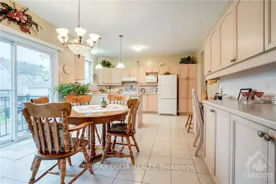576 Devonwood Circle, Blossom Park - Airport And Area, On K1t 4e6