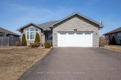 522 TURNING STONE Crescent, Petawawa, ON K8H 0B3