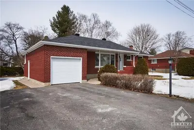 129 RIDGEFIELD Crescent, Bells Corners and South to Fallowfield, ON K2H 6T4