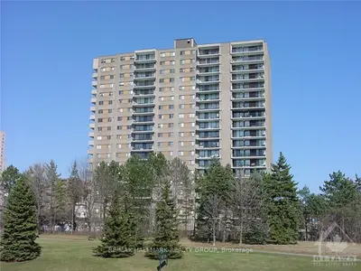1195 RICHMOND Road 402, Woodroffe, ON K2B 8E4
