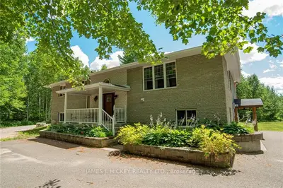 325 PORTAGE Road, Petawawa, ON K8H 2W8