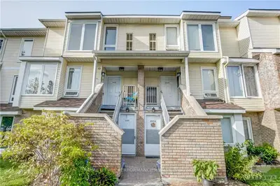 209 WOODFIELD Drive B, Tanglewood - Grenfell Glen - Pineglen, ON K2G 4P2