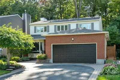 3822 AUTUMNWOOD Street, Blossom Park - Airport and Area, ON K1T 2G8