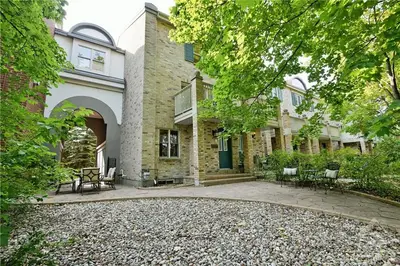 30 BRIGADIER, Lower Town - Sandy Hill, ON K1N 1E6