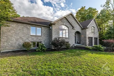 6406 BLOSSOM TRAIL Drive, Greely - Metcalfe - Osgoode - Vernon and Area, ON K4P 0B1