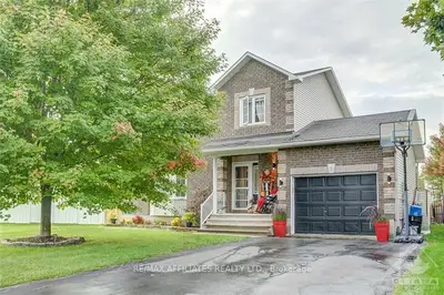 3 NORMANDIE Avenue, Russell, ON K0A 1W0
