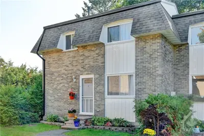 68 KING Street 2, Stittsville - Munster - Richmond, ON K0A 2Z0