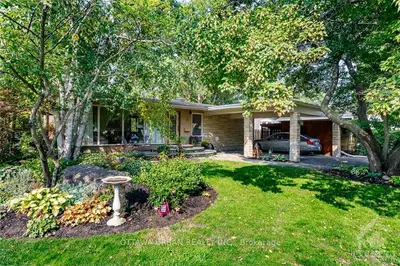10 LAURENTIDE Road, Bells Corners and South to Fallowfield, ON K2H 6T5