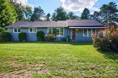 40 RONGAIL Street, Tanglewood - Grenfell Glen - Pineglen, ON K2G 0K4