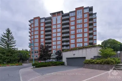 136 DARLINGTON 401, Hunt Club - Windsor Park Village and Area, ON K1V 0X6