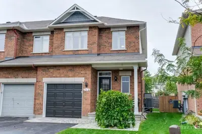 712 NAKINA Way, Blossom Park - Airport and Area, ON K1V 2H9