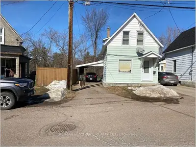 535 Moffat Street, Pembroke, ON K8A 1C7