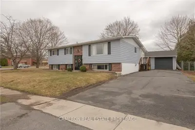 27 JOHNSON Crescent, South Stormont, ON K0C 1P0