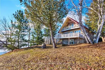1 SIMMONS Drive, Whitewater Region, ON K0J 1K0