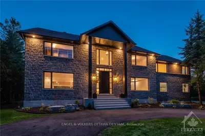 44 DAVIDSON Drive, Beacon Hill North - South and Area, ON K1J 8V5