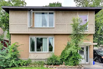 900 PINECREST Road, Britannia Heights - Queensway Terrace N and Area, ON K2B 6B3