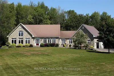 11279 LAKESHORE Drive, South Dundas, ON K0E 1K0