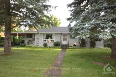 3 CARLETON Street, Rideau Lakes, ON K0G 1P0