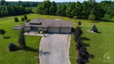 105 SHELDON Road, Rideau Lakes, ON K0G 1V0