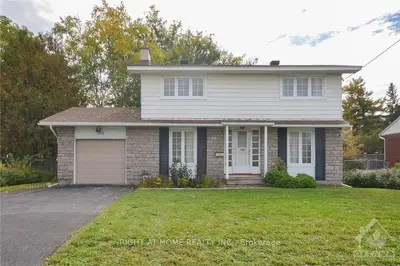 138 MEADOWLANDS Drive W, Meadowlands - Crestview and Area, ON K2G 2S4