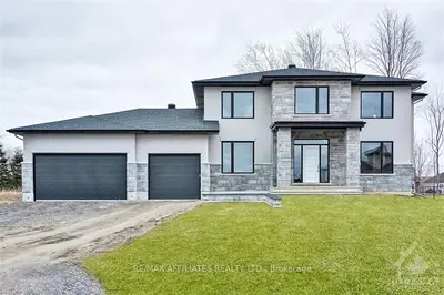 118 LAKE TRAIL Road, Greely - Metcalfe - Osgoode - Vernon and Area, ON K4P 0G2