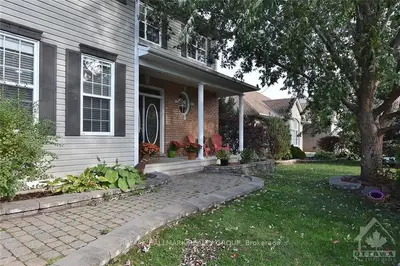 11 FELDSPAR Crescent, Stittsville - Munster - Richmond, ON K2S 1Y3