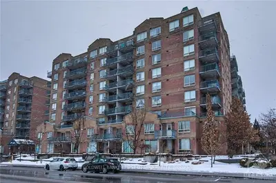 45 HOLLAND Avenue 207, Tunneys Pasture and Ottawa West, ON K1Y 4S3