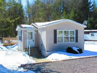 5 HUNTERS RUN Lane, Laurentian Hills, ON K0J 1J0