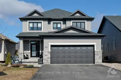 810 ROCKSON Crescent, Stittsville - Munster - Richmond, ON K2S 0S6