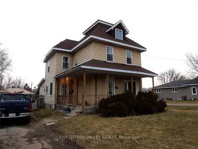 556 BOUNDARY Road, Laurentian Valley, ON K8A 6M2