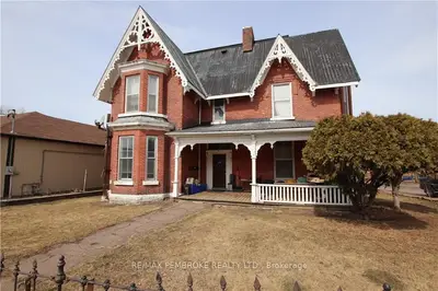397 PEMBROKE Street E, Pembroke, ON K8A 3K7