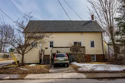 221 PEARL Street W, Brockville, ON K6V 4E1