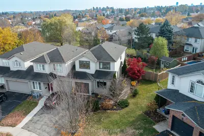 Att/Row/Townhouse in Waterloo