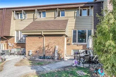 2610 DRAPER Avenue 8, Parkway Park - Queensway Terrace S and Area, ON K2H 8X8