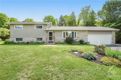 2541 RIDEAU FERRY Road, Drummond/North Elmsley, ON K7H 3C7