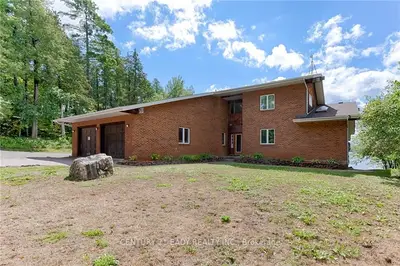 22 O'NEILL POINT Road, Greater Madawaska, ON K0J 1H0
